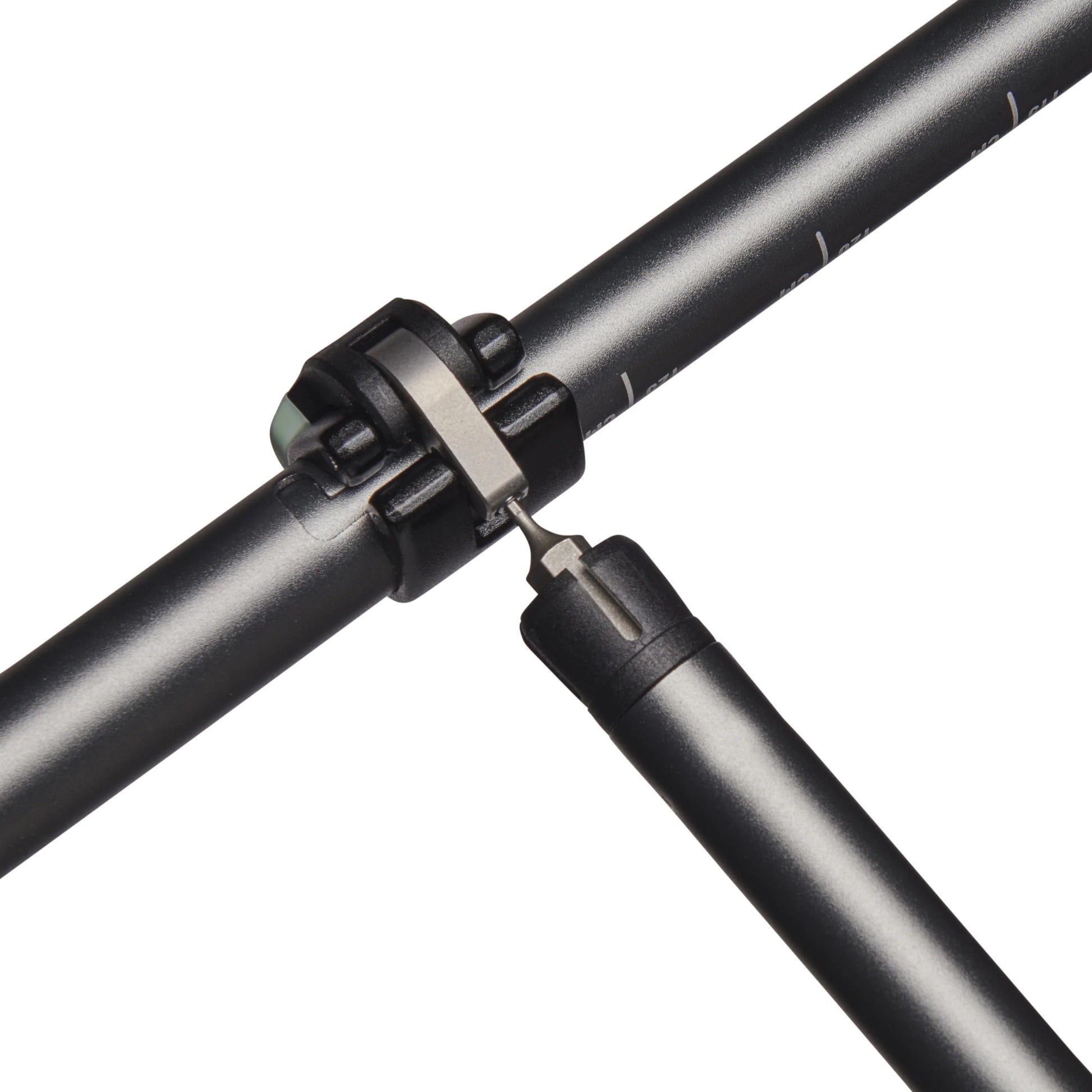 Pursuit Trekking Poles - Groupe Montagne Explore