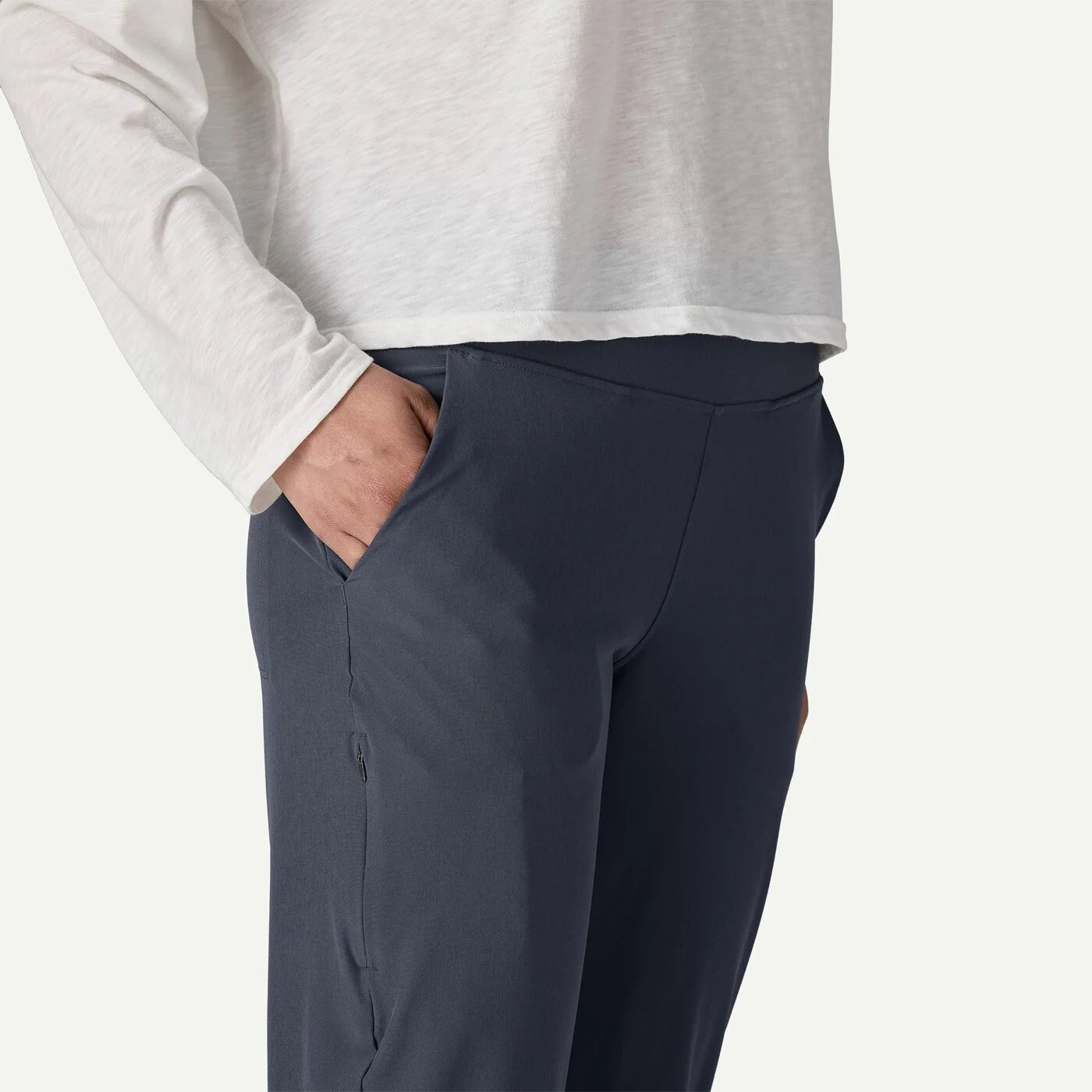 W's Happy Hike Studio Pants - Groupe Montagne Explore