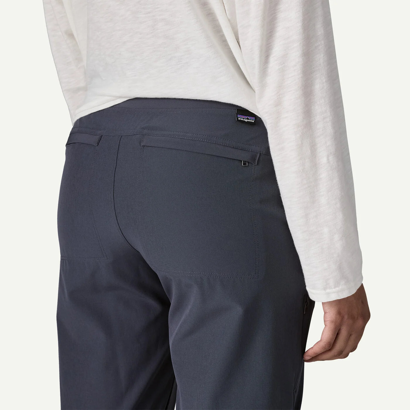W's Happy Hike Studio Pants - Groupe Montagne Explore