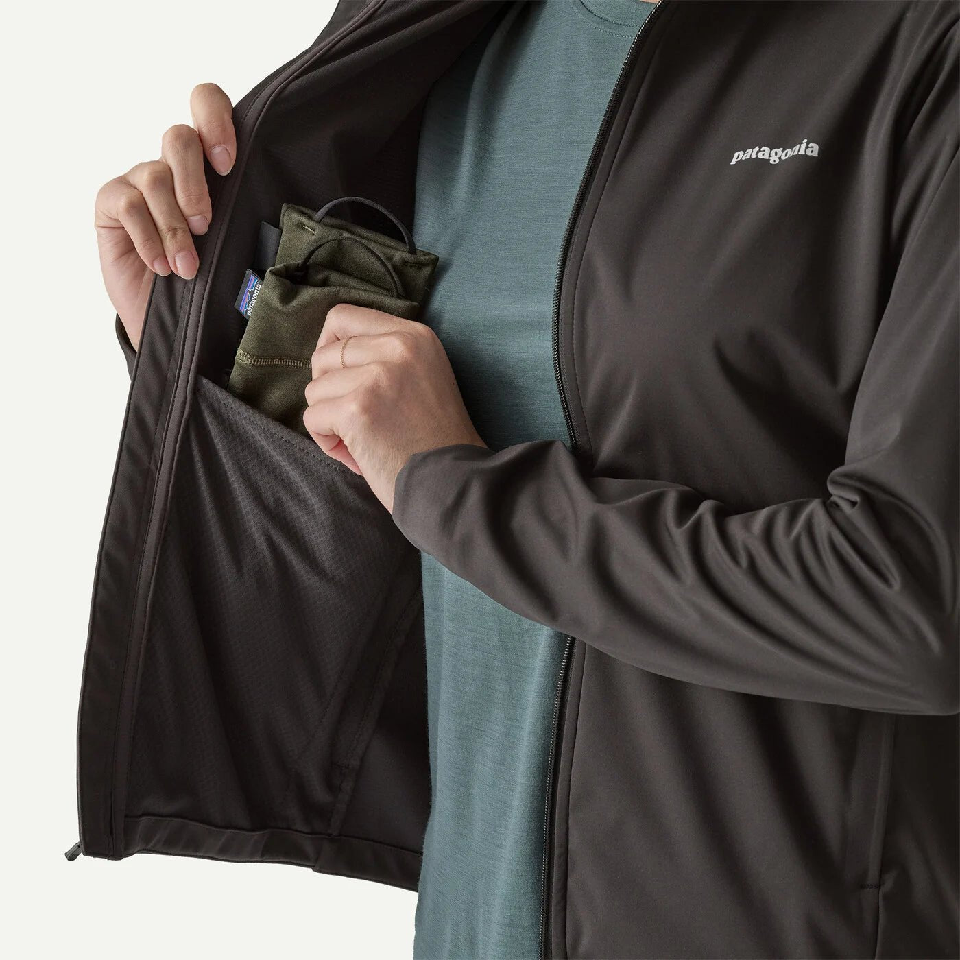 W's Wind Shield Jacket - Groupe Montagne Explore