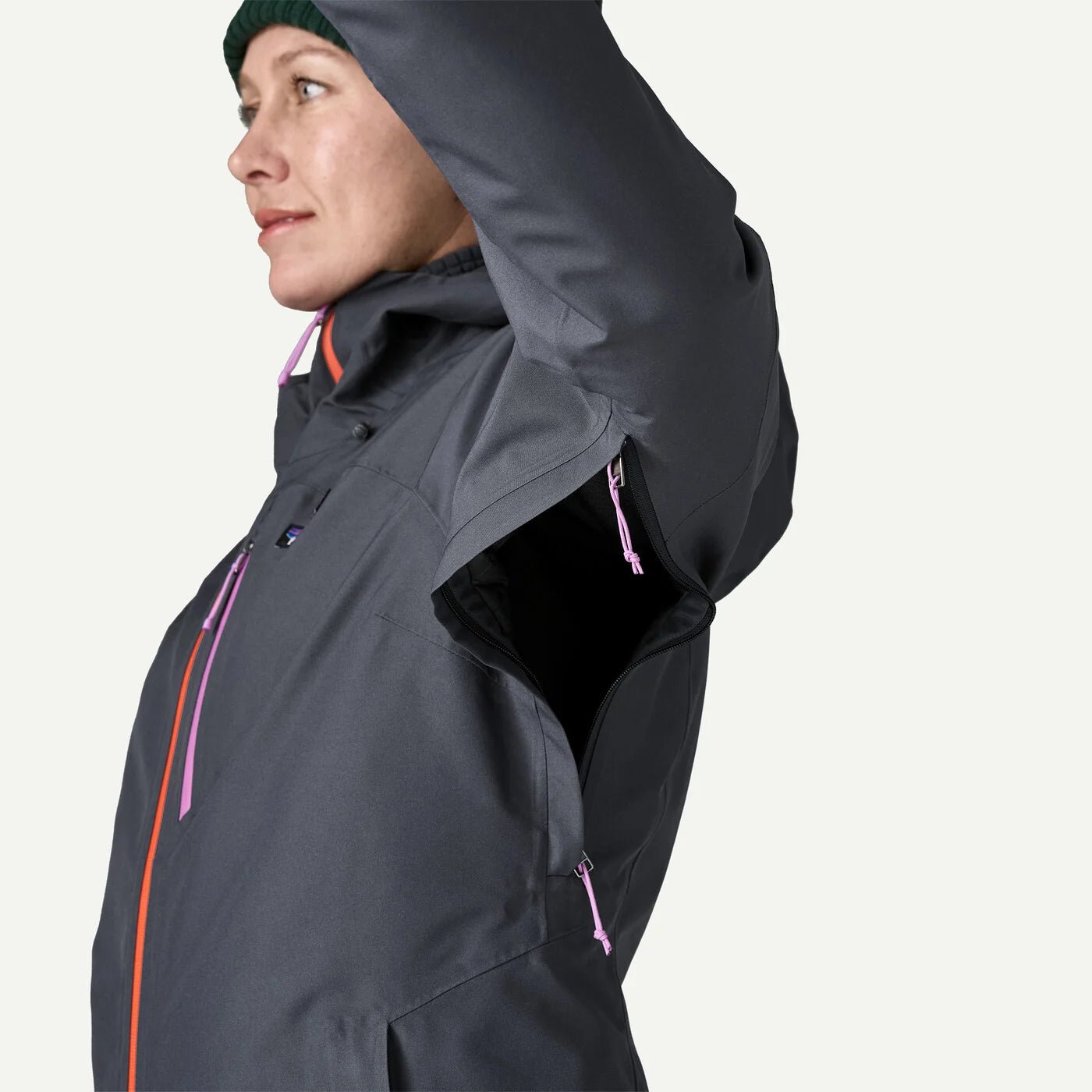 W's Insulated Powder Town Jacket - Groupe Montagne Explore