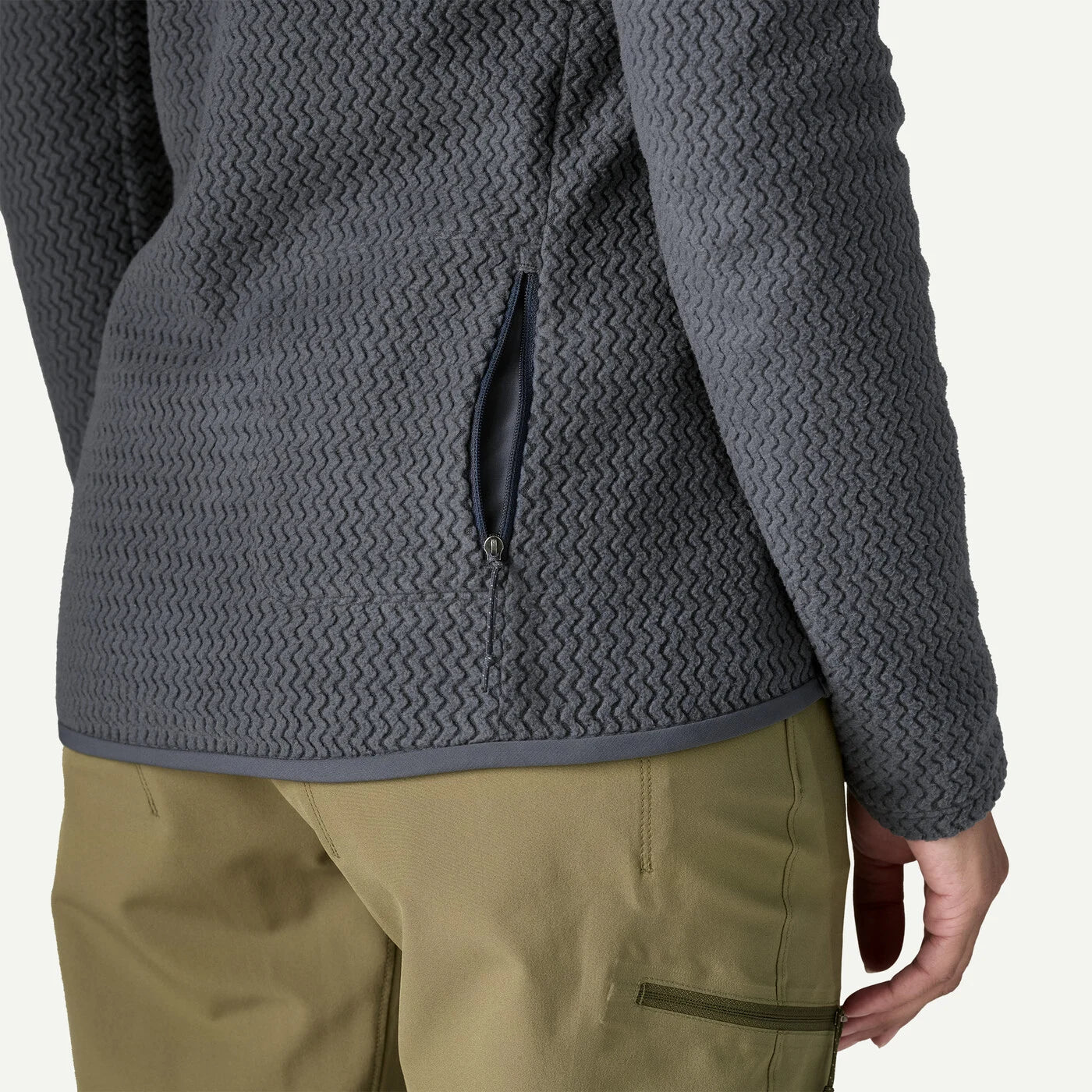 W's R1 Air Zip-Neck