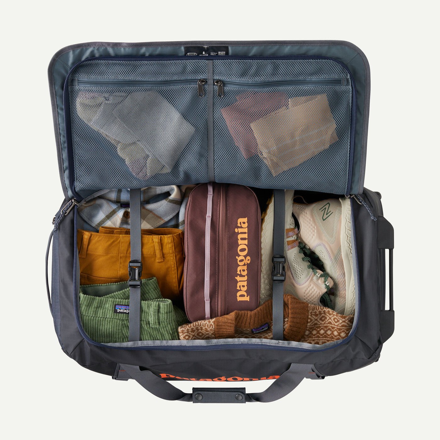 Black Hole Wheeled Duffel 70L - Groupe Montagne Explore