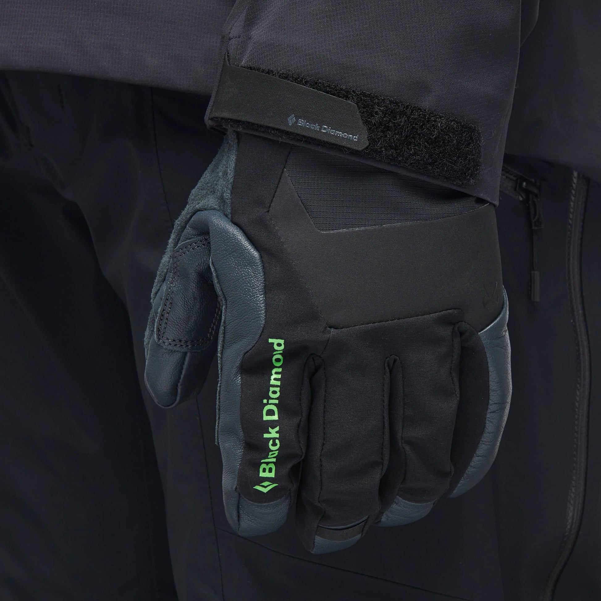 Punisher Gloves - Groupe Montagne Explore
