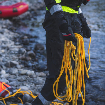 NRS Reactor Rescue Gloves - Groupe Montagne Explore