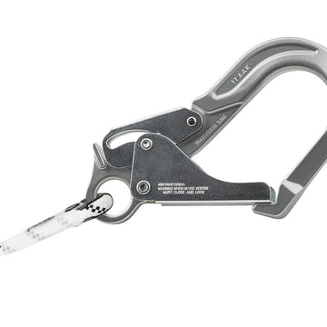 R GRILLON HOOK international version - Groupe Montagne Explore